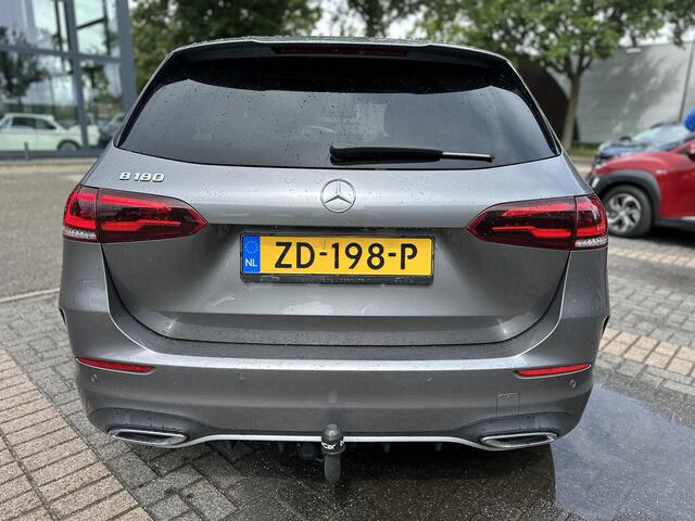 Mercedes-Benz B-KLASSE 180 Business Solution AMG ORIGINEEL NL AUTO MET NAP | ELEKTRISCHE ACHTERKLEP | STOELVERWARMING | TREKHAAK | CAMERA | UNIEKE KM-STAND | RIJKLAAR GELEVERD MET 12 MND BOVAG GARANTIE TIE