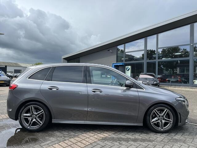 Mercedes-Benz B-KLASSE 180 Business Solution AMG ORIGINEEL NL AUTO MET NAP | ELEKTRISCHE ACHTERKLEP | STOELVERWARMING | TREKHAAK | CAMERA | UNIEKE KM-STAND | RIJKLAAR GELEVERD MET 12 MND BOVAG GARANTIE TIE