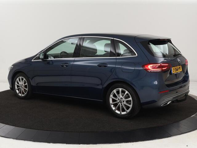 Mercedes-Benz B-KLASSE 180 Advantage | Stoelverwarming | Camera | Carplay | Trekhaak | Full LED | Navigatie | Half leder | Climate control | Park Assist