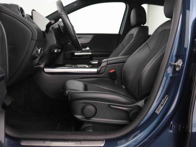 Mercedes-Benz B-KLASSE 180 Advantage | Stoelverwarming | Camera | Carplay | Trekhaak | Full LED | Navigatie | Half leder | Climate control | Park Assist