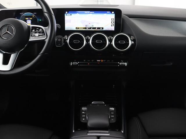 Mercedes-Benz B-KLASSE 180 Advantage | Stoelverwarming | Camera | Carplay | Trekhaak | Full LED | Navigatie | Half leder | Climate control | Park Assist