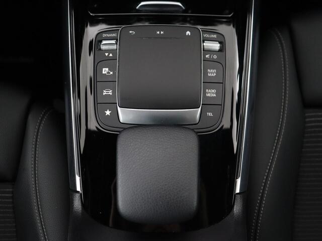 Mercedes-Benz B-KLASSE 180 Advantage | Stoelverwarming | Camera | Carplay | Trekhaak | Full LED | Navigatie | Half leder | Climate control | Park Assist