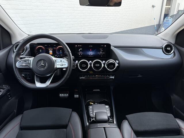 Mercedes-Benz B-KLASSE 250 e Business Solution AMG | Trekhaak | Camera | MBUX | DAB+ | LED | 19 inch