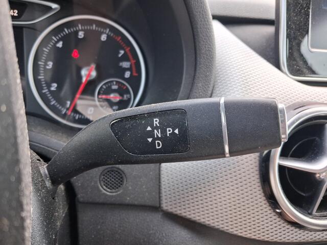 Mercedes-Benz B-KLASSE 180 Ambition | Nieuw Binnen! | Stoelverwarming | Half leder | Trekhaak