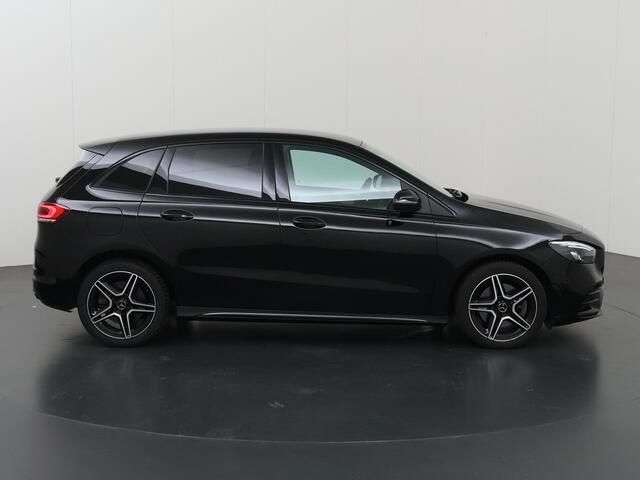 Mercedes-Benz B-KLASSE 250 e AMG Line | AMG | Night pakket | Sfeerverlichting | Stoelverwarming | LED | Achteruitrijcamera | Apple carplay/Android auto |