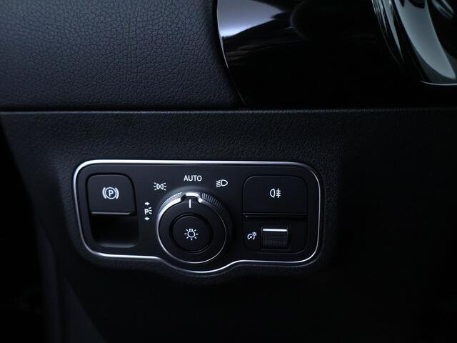Mercedes-Benz B-KLASSE 250 e Business Line | Stoelverwarming | LED Koplampen | Achteruitrij camera | Spiegel pakket Inclusief 24 maanden MB Certified garantie voor Europa.