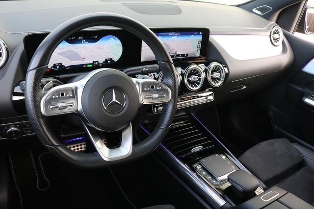 Mercedes-Benz B-KLASSE 250 e AMG Pakket AMG NightPakket (Panodak Sportleder Carplay Widescreen Burmester Camera Distronic Keyless Multibeam 19InchAMG PrivacyGlass Pdc V+A)