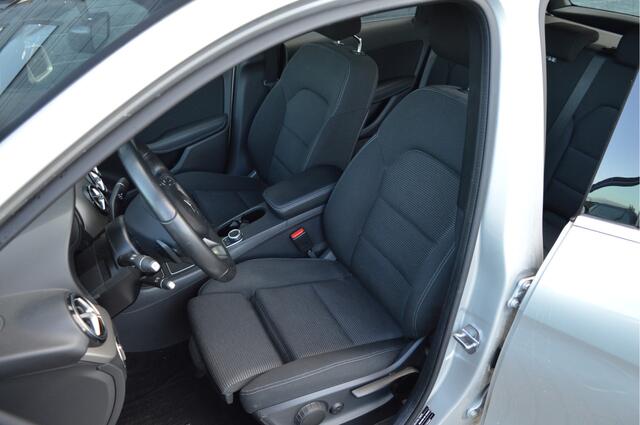 Mercedes-Benz B-KLASSE 180 Business | ORG. NL | CAMERA | TREKHAAK | LED |