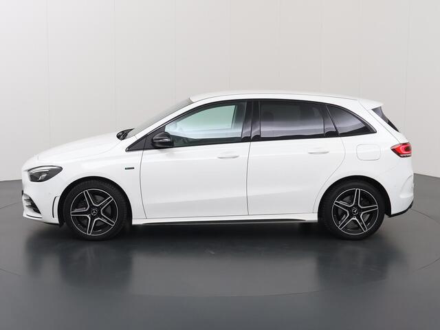 Mercedes-Benz B-KLASSE 250 e AMG Line | Night pakket | |Sfeerverlichting | Stoelverwarming |