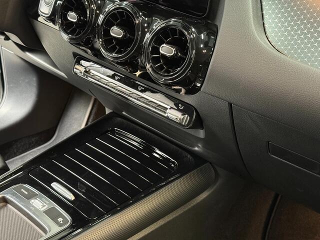 Mercedes-Benz B-KLASSE 180 Star Edition Luxury Line 17 inch trekhaak camera