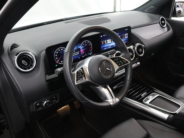 Mercedes-Benz B-KLASSE 180 Business Line | Panoramadak | Stoelverwarming | Achteruitrijcamera | Thermotronic |
