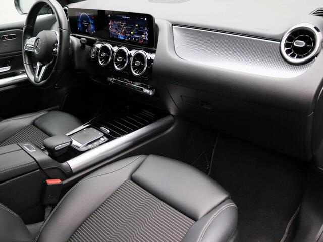 Mercedes-Benz B-KLASSE 180 Advantage Ledkoplampen | Stoelverwarming voor | Achteruitrijcamera | Licht- en zicht pakket | Easy Pack Achterklep. Inclusief 24 maanden MB Certified garantie voor Europa.