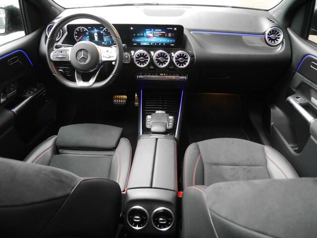 Mercedes-Benz B-KLASSE 200 Business Solution AMG | Automaat | Panorama dak | Achteruitrijcamera | Keyless entry en start | Sfeerverlichting | Led verlichting | AMG styling | 160PK | Stoelverwarming