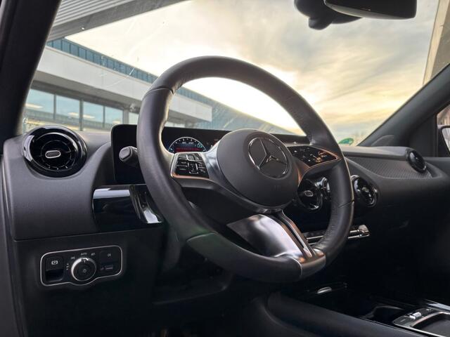 Mercedes-Benz B-KLASSE 250E AUTOMAAT BNSSOL LUXLINE NAVI PDC-CAMRERA STOELVW
