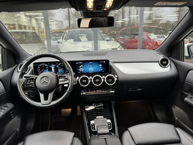 Mercedes-Benz B-KLASSE 180 Business Solution*Panoramadak*LED*Nieuw model*