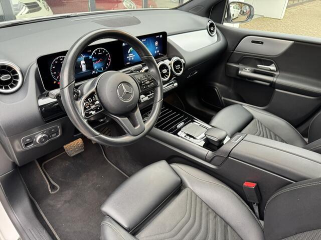 Mercedes-Benz B-KLASSE 180 Business Solution*Panoramadak*LED*Nieuw model*