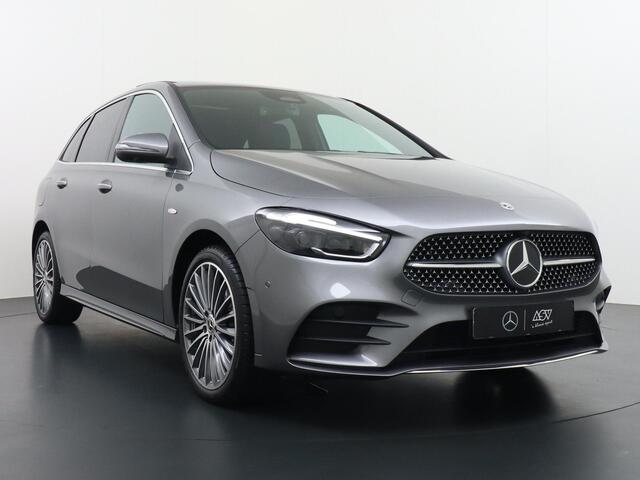 Mercedes-Benz B-KLASSE 250 e Business Solution AMG | Distronic Cruise Control | Panorama - Schuifdak | Trekhaak Wegklapbaar | Multibeam Led | Stoelverwarming Voorin | Apple Carplay & Android Auto | 360° Camera