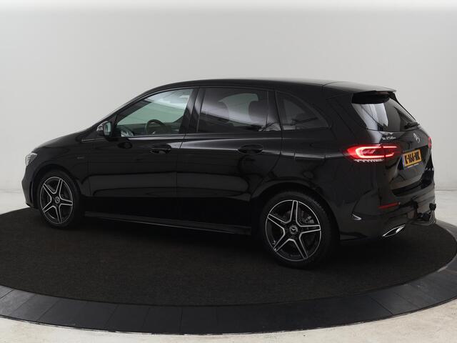 Mercedes-Benz B-KLASSE 250e AMG | Trekhaak | Carplay | Stoelverwarming | Leder/Alcantara | Camera | Widescreen | Full LED | Navigatie | Park Assist | Climate control | Cruise control | PHEV | Plug In