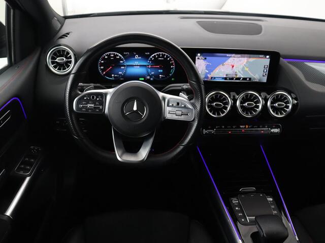 Mercedes-Benz B-KLASSE 250e AMG | Trekhaak | Carplay | Stoelverwarming | Leder/Alcantara | Camera | Widescreen | Full LED | Navigatie | Park Assist | Climate control | Cruise control | PHEV | Plug In