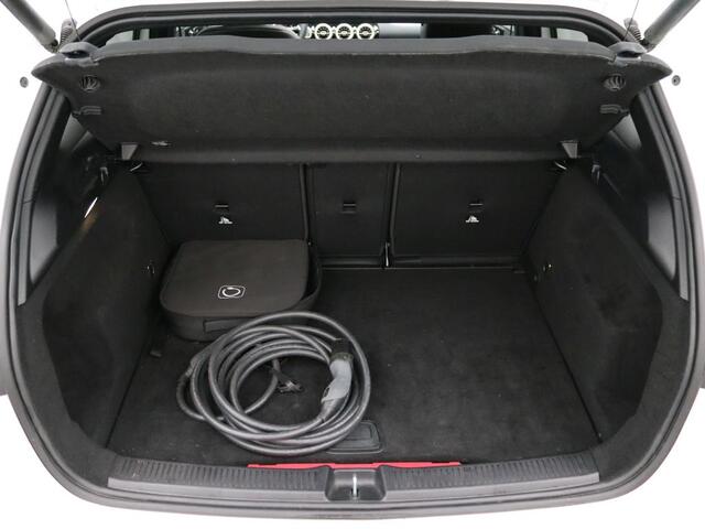 Mercedes-Benz B-KLASSE 250 e Business Solution AMG AMG Line | Night Pakket | Panorama Schuif-Kanteldak | Memory Voorstoelen | Parkeerpakket met 360°-camera. Inclusief 24 maanden MB Certified garantie voor Europa.