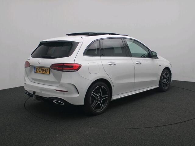 Mercedes-Benz B-KLASSE 250 e Business Solution AMG Limited Trekhaak | AMG Line | Night Pakket | Panorama Schuif-Kanteldak | Memory voorstoelen | Distronic. Inclusief 24 maanden MB Certified garantie voor Europa.