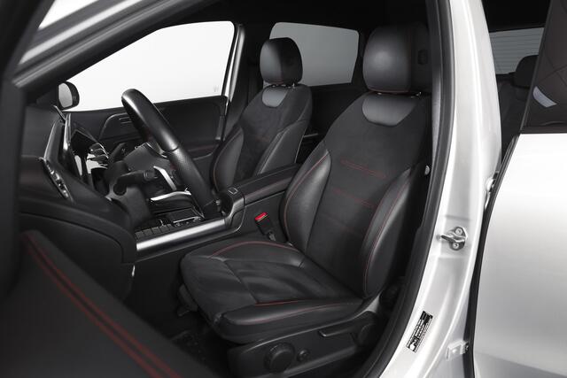 Mercedes-Benz B-KLASSE 250 e AMG Line Hybride - Automaat | Dig. Cockpit | Cruise | Stoelverw. | PDC | Camera | NAV | ECC | Elek. Klep | Afn. Trekhaak | LM 18" |