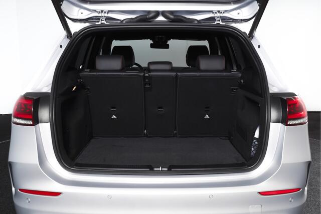 Mercedes-Benz B-KLASSE 250 e AMG Line Hybride - Automaat | Dig. Cockpit | Cruise | Stoelverw. | PDC | Camera | NAV | ECC | Elek. Klep | Afn. Trekhaak | LM 18" |