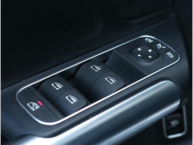 Mercedes-Benz B-KLASSE 180 AMG Line | Panoramadak | Distronic