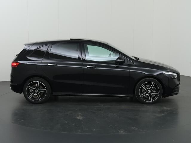 Mercedes-Benz B-KLASSE 250e Business Solution AMG | Panoramaschuifdak | Night | Winter pakket | Trekhaak | Stoelverwarming |