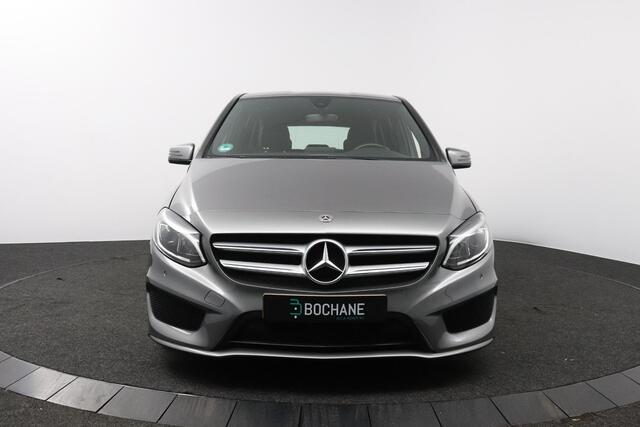 Mercedes-Benz B-KLASSE 180 Business Solution AMG | Trekhaak | Navigatie | Stoelverwarming |