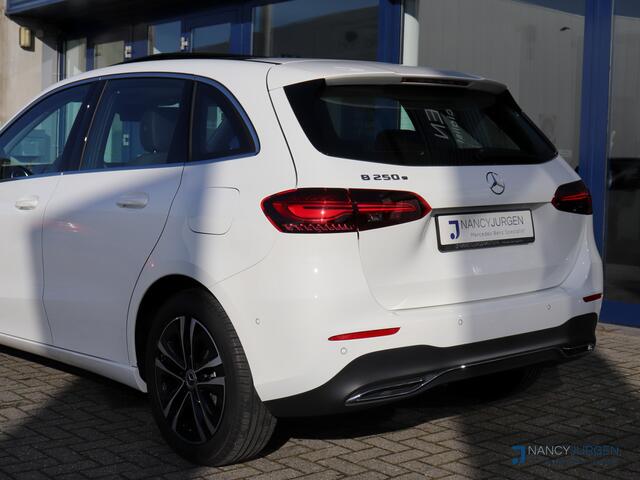 Mercedes-Benz B-KLASSE 250 e Business Line | Pano | Navi | Cruise | LED | Elektrische Kofferklep | Apple CarPlay | Stoel + Stuur Verw. | Park Assist | Lane Assist | Automaat |