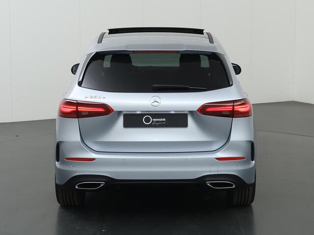 Mercedes-Benz B-KLASSE 250e Business Solution AMG | Panoramaschuifdak | Night | Premium plus pakket | Winter pakket | Trekhaak | Head-up display |