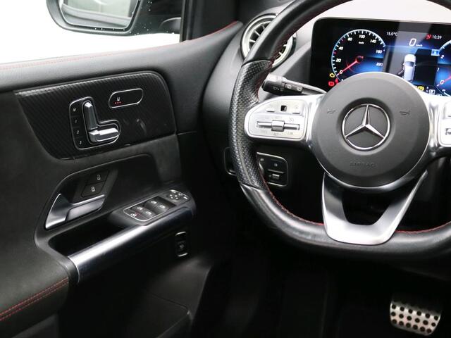 Mercedes-Benz B-KLASSE 180 Business Solution AMG AMG Line | Night Pakket | Panorama Schuif-Kanteldak | Memory voorstoelen | Achteruitrijcamers. Inclusief 24 maanden MB Certified garantie voor Europa.