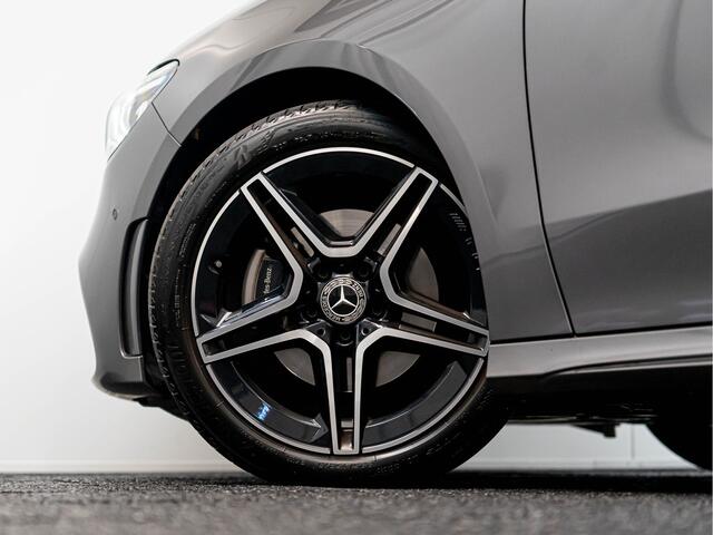 Mercedes-Benz B-KLASSE B 180 AMG Line | Pano | Keyless | NIGHT