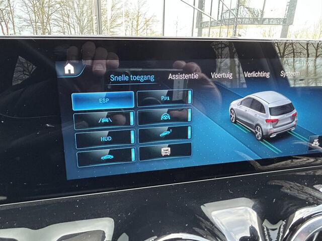 Mercedes-Benz B-KLASSE 250e AMG // Distronic // 360 Camera // Memory // Burmester // Headup // Keyless // MultiBeam LED // Augmented Reality