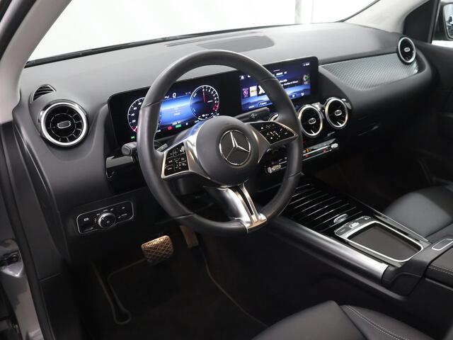 Mercedes-Benz B-KLASSE 250 e Business Solution | Trekhaak | Distronic | Elektrische achterklep | Multibeam |