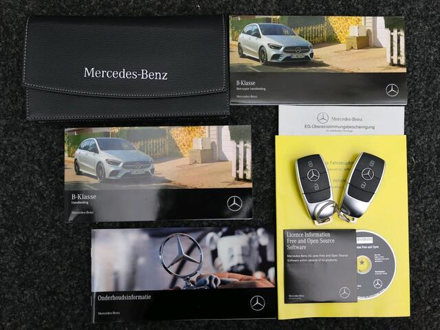 Mercedes-Benz B-KLASSE 180 AMG Automaat AMG | Night Pakket | Ledkoplampen | Achteruitrijcamera | Sfeerverlichting | Stoelverwarming voor. Inclusief 24 maanden Mercedes-Benz Certified garantie voor Europa.