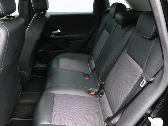 Mercedes-Benz B-KLASSE 180 Business Solution Ledkoplampen | Achteruitrijcamera | Stoelverwarming voor | Licht- en zicht pakket | Inclusief 24 maanden Mercedes-Benz Certified garantie voor Europa.