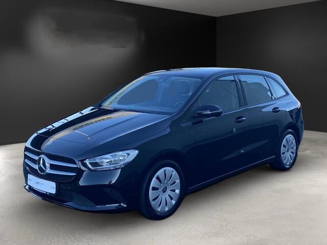 Mercedes-Benz B-KLASSE 250e Business ** APPLE/ANDROID - NAVI - HALF-LEDER - SPOORASS - CRUISE ** 1e EIG - UNFALLFREI ** ** INFORMEER OOK NAAR ONZE AANTREKKELIJKE FINANCIAL-LEASE TARIEVEN **