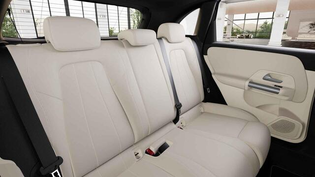 Mercedes-Benz B-KLASSE 250 e Luxury Line | Beige bekleding | Panoramadak | Trekhaak | Verwarmd stuur | Elektrische achterklep |