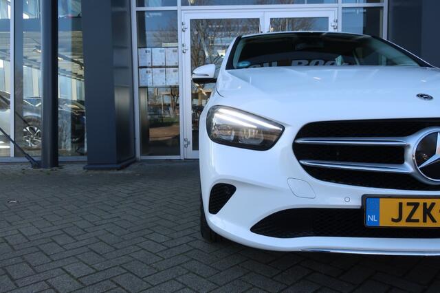 Mercedes-Benz B-KLASSE B250e, Apple Carplay/ Android Auto, Navi, Clima, LED Verlichting, etc.
