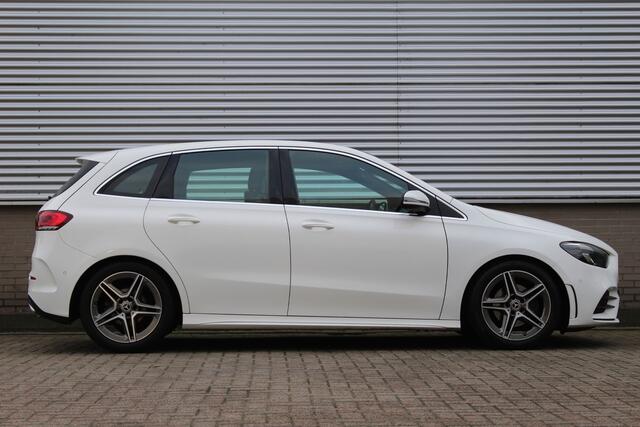 Mercedes-Benz B-KLASSE 180 Business Solution AMG | Camera | Stoelverwarming | Dealer Onderhouden | Wide Screen