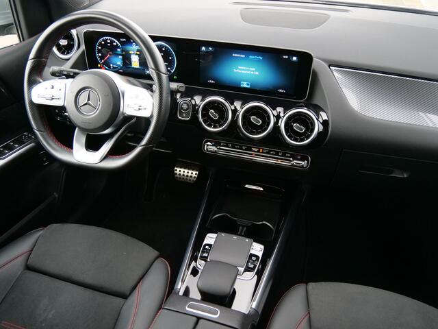 Mercedes-Benz B-KLASSE 180 Business Solution AMG 136 Pk Automaat Navigatie / DAB / Apple Carplay / Camera / Stoelverwarming / Trekhaak