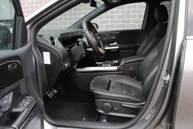 Mercedes-Benz B-KLASSE 180 Business Solution AMG / Carplay / Camera / N.A.P.