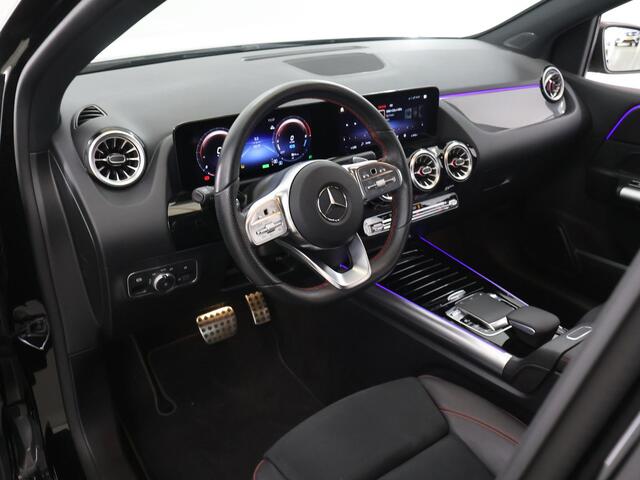 Mercedes-Benz B-KLASSE 250 e AMG Line | Widescreen | Stoelverwarming | Cruise control | Extra getint glas |