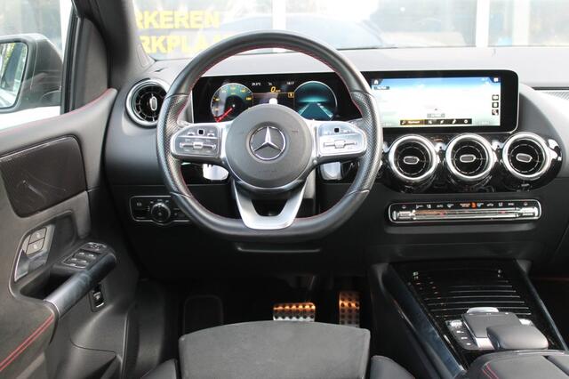 Mercedes-Benz B-KLASSE 180 BUS. SOL. AMG Automaat / Afn. Trekhaak /