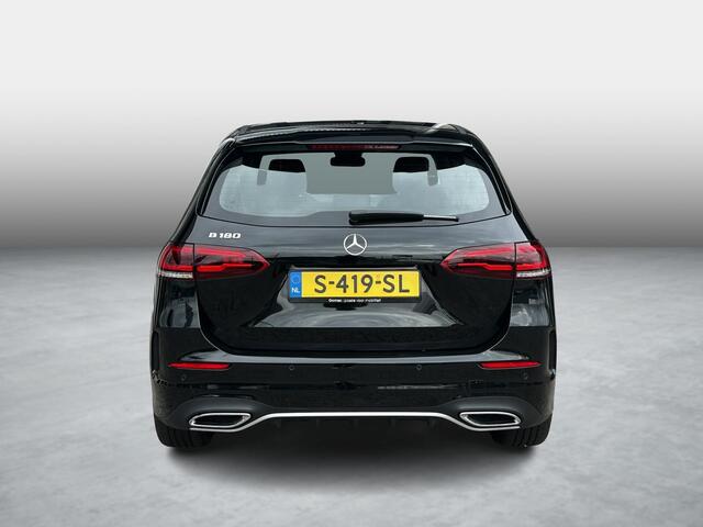 Mercedes-Benz B-KLASSE 180 AMG Line | Achteruitrijcamera | Widescreen | Stoelverwarming