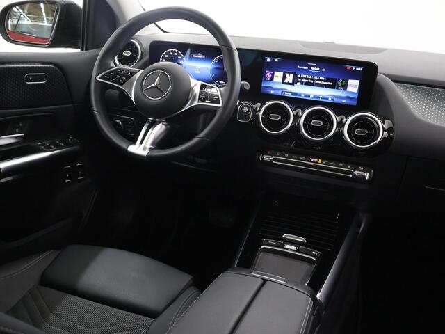 Mercedes-Benz B-KLASSE 250 e Business Solution Luxury Line | Panoramadak | Trekhaak | Night pakket | Stuurwielverwarming |