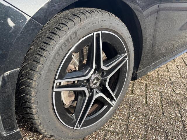 Mercedes-Benz B-KLASSE 250 e AMG Line | Plug-in Hybride | PHEV | Stoelverwarming | Camera | Navigatiesysteem | getint warmtewerend glas