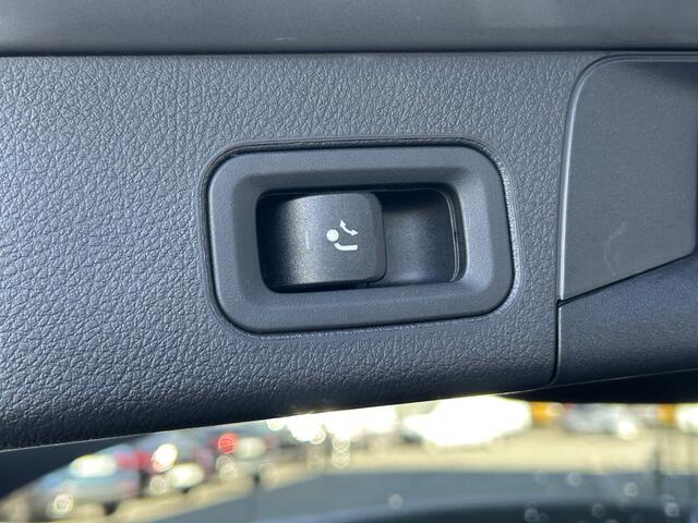 Mercedes-Benz B-KLASSE 250e AMG // Trekhaakl // Caplay // Camera // Sfeerverlichting // Nightpakket